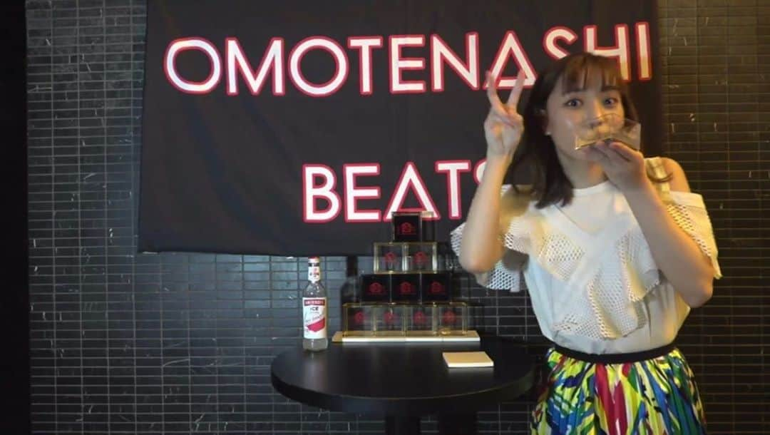 MIMORIさんのインスタグラム写真 - (MIMORIInstagram)「#OMOTENASHIBEATS #OMOTENASHIMATSURI vol4 ありがとうございました！！！！  今回はサマーソング祭でした！！ この夏あまり夏らしいことをできなかったので、 少しでも！！と思い、いつもより上げたセトリです🌈💜✨✌️  そして今回はニュースキャスターだけではなく、 転換中のインタビュアーとしても お話しさせていただきましたー！！！  豪華なDJのみなさんとお話できて嬉しかったです😭🙌✨  ライブ中のコメントやTwitterありがとうございました！ みてたよ！！！！  なんと来月も出演させていただくので、 次はさらに上達できるように がんばります！！！！  #japan #DJ #live #配信ライブ　#配信　#online」9月7日 17時20分 - mimorimorimorikolme