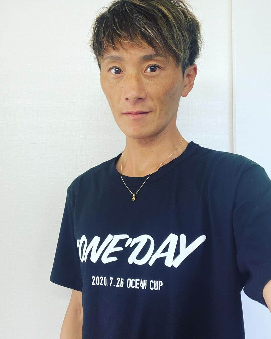 峰竜太さんのインスタグラム写真 - (峰竜太Instagram)「オーシャンカップ優勝記念Tシャツ完成！ 2パターン作りました！ レーサーの方は送るか渡すかで欲しい人みんなにあげまーす！ ファンの方はオンラインストアで買ってください〜🙇 どっかでレース場にプレゼントしたりしますけど気まぐれでーす！ 全場とかはめんどいんでやりませーん🤣 レーサーの方欲しい人DMください！ 送りつけるか、渡しつけます😎 #オーシャンカップ記念Tシャツ #thankyouパターン #レインボーパターン #やっとできた #転売禁止 #転売防止策で #無限に注文できるようにしとこう」9月7日 17時23分 - ryuta.4320