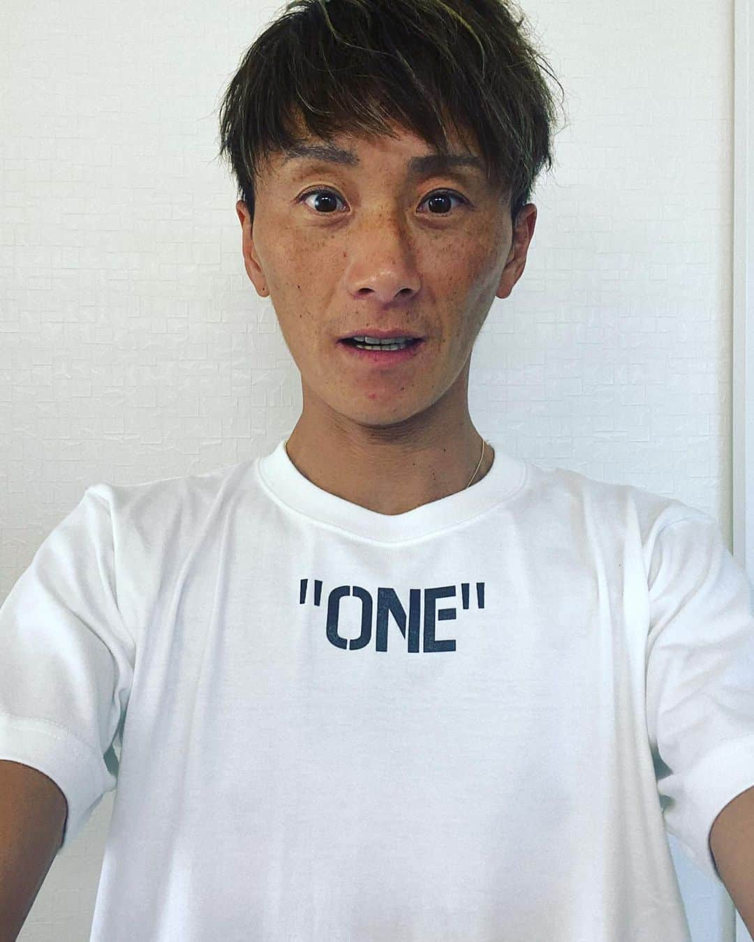 峰竜太さんのインスタグラム写真 - (峰竜太Instagram)「オーシャンカップ優勝記念Tシャツ完成！ 2パターン作りました！ レーサーの方は送るか渡すかで欲しい人みんなにあげまーす！ ファンの方はオンラインストアで買ってください〜🙇 どっかでレース場にプレゼントしたりしますけど気まぐれでーす！ 全場とかはめんどいんでやりませーん🤣 レーサーの方欲しい人DMください！ 送りつけるか、渡しつけます😎 #オーシャンカップ記念Tシャツ #thankyouパターン #レインボーパターン #やっとできた #転売禁止 #転売防止策で #無限に注文できるようにしとこう」9月7日 17時23分 - ryuta.4320