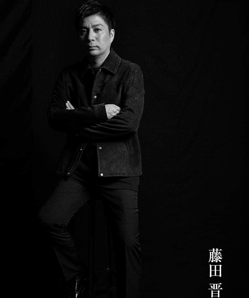 藤田晋のインスタグラム：「悪そうな社長だな〜。  SENSE20周年号でAK-69と対談しました。」
