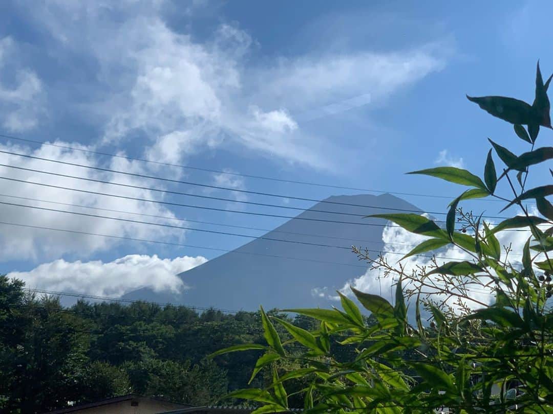 山本隆弘さんのインスタグラム写真 - (山本隆弘Instagram)「雲に隠れていた富士山🗻が顔を出してくれました！」9月7日 17時35分 - yamamototakahiro5