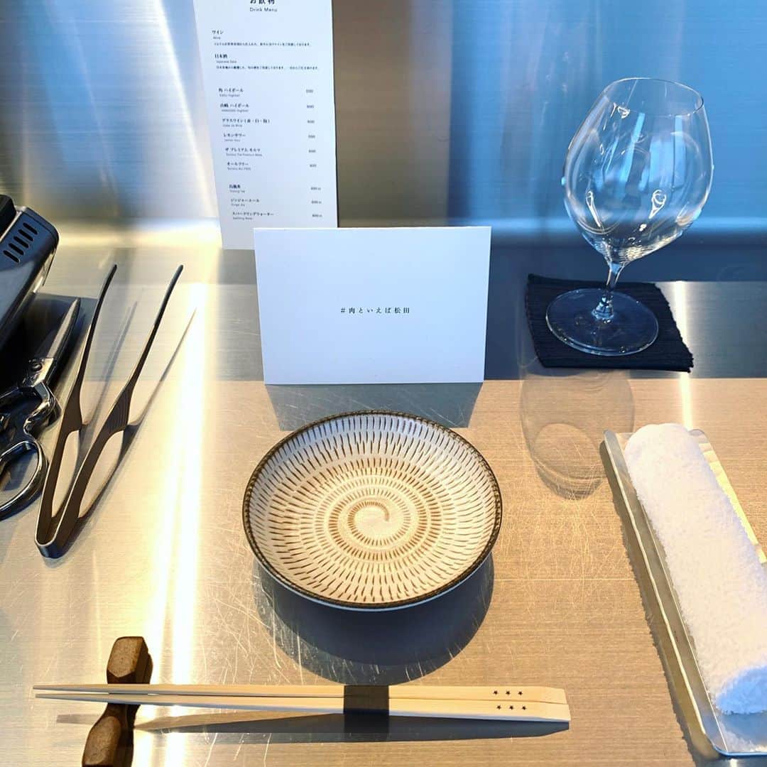 井上麻衣さんのインスタグラム写真 - (井上麻衣Instagram)「この前奈良にあるお肉屋さん #肉といえば松田 に行ってきました❤️  👱🏼‍♂️とよく待ち合わせした大和八木にあって 懐かしくなりました☺️ また詳しく載せます✨ ヨダレ🤤注意です❤️笑 . . . #instagood#instalike  #goodlife#gourmet#yakiniku #グルメ#焼肉#焼肉割烹#シャトーブリアン #大和八木#奈良#奈良グルメ#奈良焼肉 #お肉大好き ♡」9月7日 17時37分 - mai_inoue