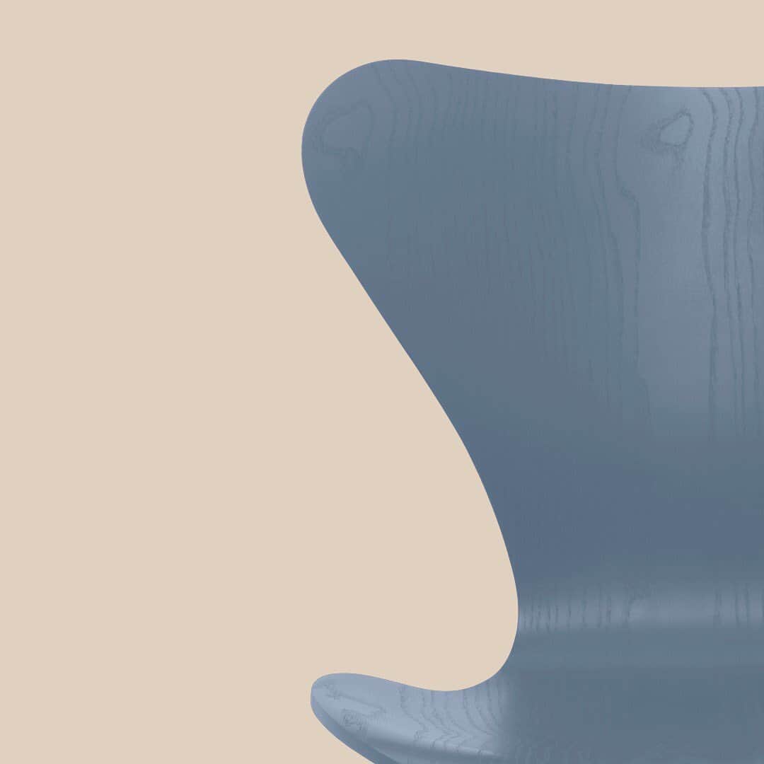 フリッツハンセンさんのインスタグラム写真 - (フリッツハンセンInstagram)「A NOTE OF BLUE  Part of 16 new colours for iconic Arne Jacobsen seating  Explore more via link in bio  #fritzhansen #fhnewcolours #asenseofcolours #anoteofblue #series7 #arnejacobsen #chairs #series7chair #프리츠한센 #フリッツハンセン」9月7日 17時39分 - fritzhansen
