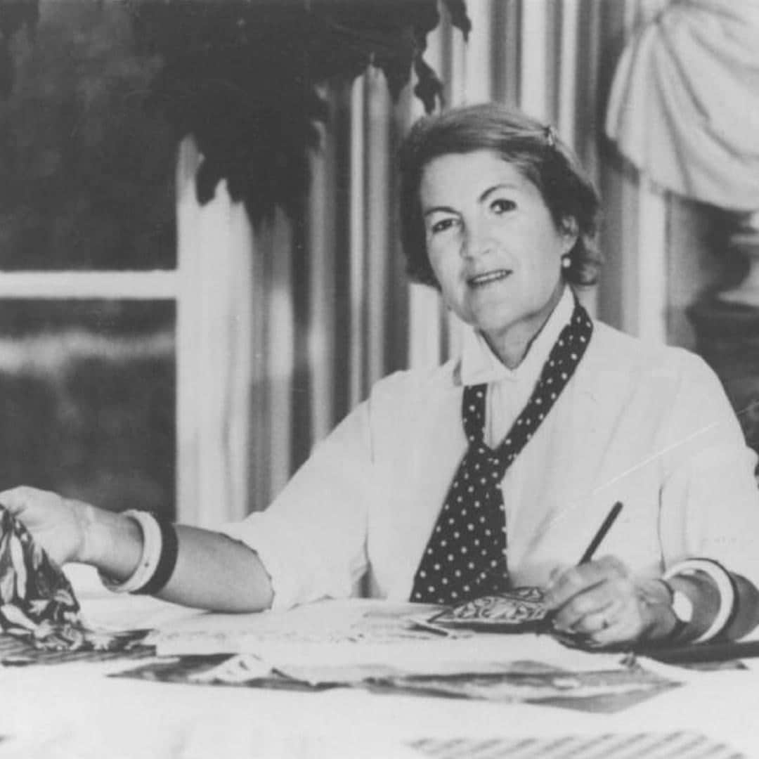 のインスタグラム：「Today we are celebrating the birthday of our founder, Laura Ashley, who would have been 95 today. ⁣ ⁣ Laura Ashley inspired millions of women to express their personality through clothing and interiors. We honour the life of our visionary founder and all the creativity she brought into this world. Her vision inspires us every day.⁣ ⁣ Join us in celebrating today by sharing your favourite Laura Ashley memory or purchase in the comments below.」