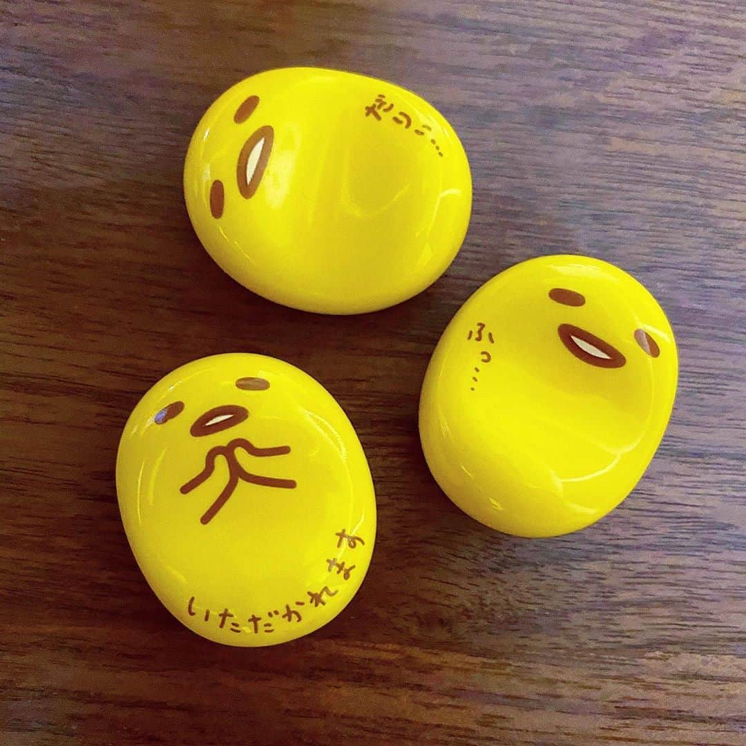 富久美玲のインスタグラム：「_ . 一目惚れした箸置き達よ🥺🥺💓 . #箸置き#ぐでたま#gudetama#sanrio」