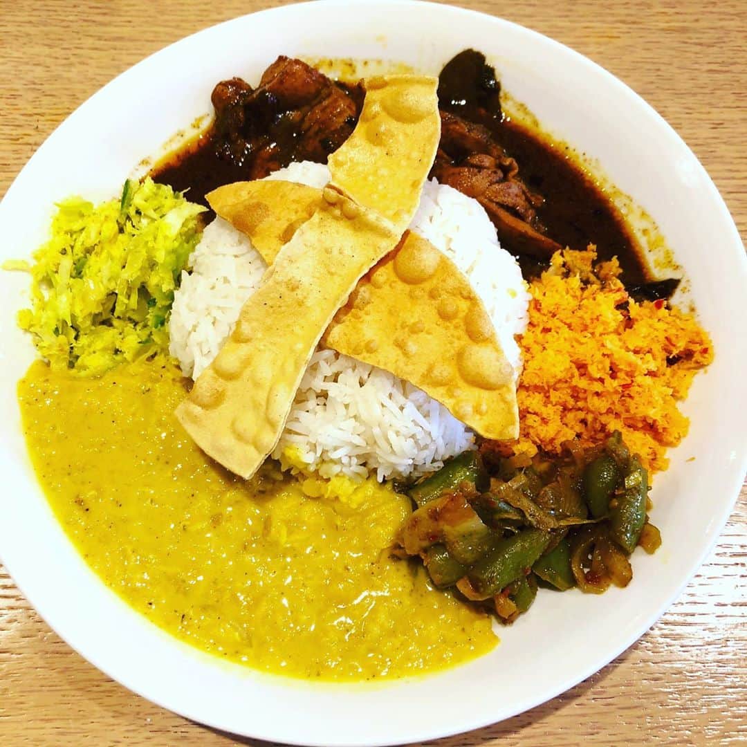 のインスタグラム：「‪稽古中、伊藤修子さんとよく食べ物の話してます。‬ ‪修子さんに色々なお店を教えて頂きました。‬ ‪その結果、僕はスリランカカレーが好きなんだということがわかりました。‬ ‪#スリランカカレー‬ ‪もっと増えてほしい。。。‬」