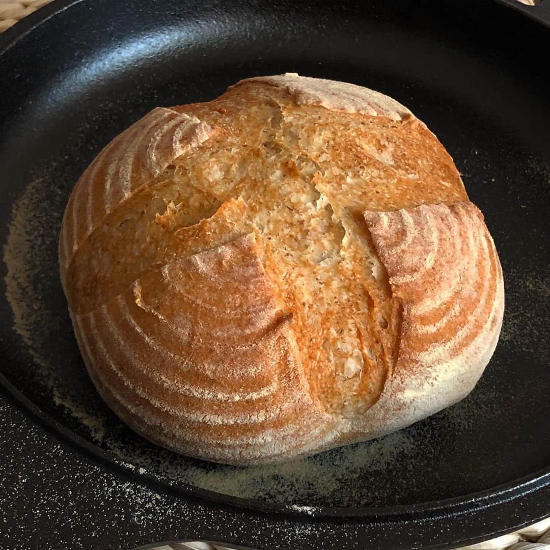シン・セギョンのインスタグラム：「🥖🍞연습」