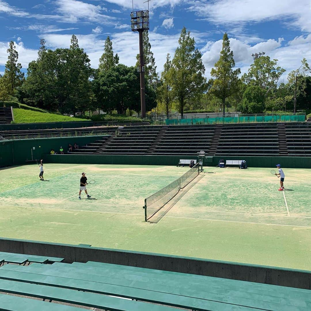 橋本昌彦さんのインスタグラム写真 - (橋本昌彦Instagram)「みせてくれました✨✨✨ 決勝戦は全国大会へ行っている選手を破って見事本戦へ！  #おもいで #テニス #よくがんばりました💮 #夏季ジュニア #兵庫県 #神がかり」9月7日 19時12分 - masahikohashimoto