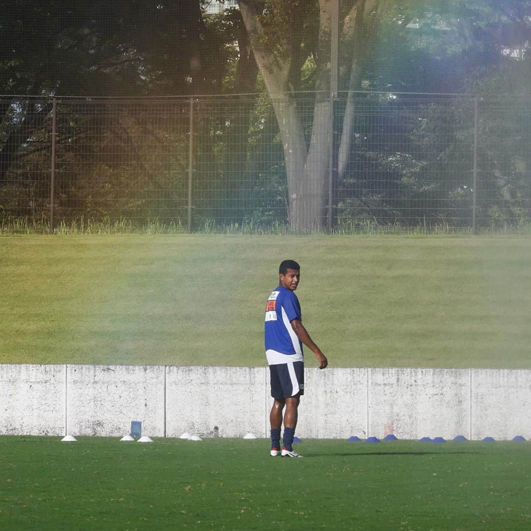 横浜FCさんのインスタグラム写真 - (横浜FCInstagram)「- 2020/9/7 本日のトレーニング🌈 - #yokohamafc #横浜FC #RECORDTHEBLUE #JLEAGUE #Jリーグ #虹 #🌈」9月7日 19時06分 - yokohamafc_official