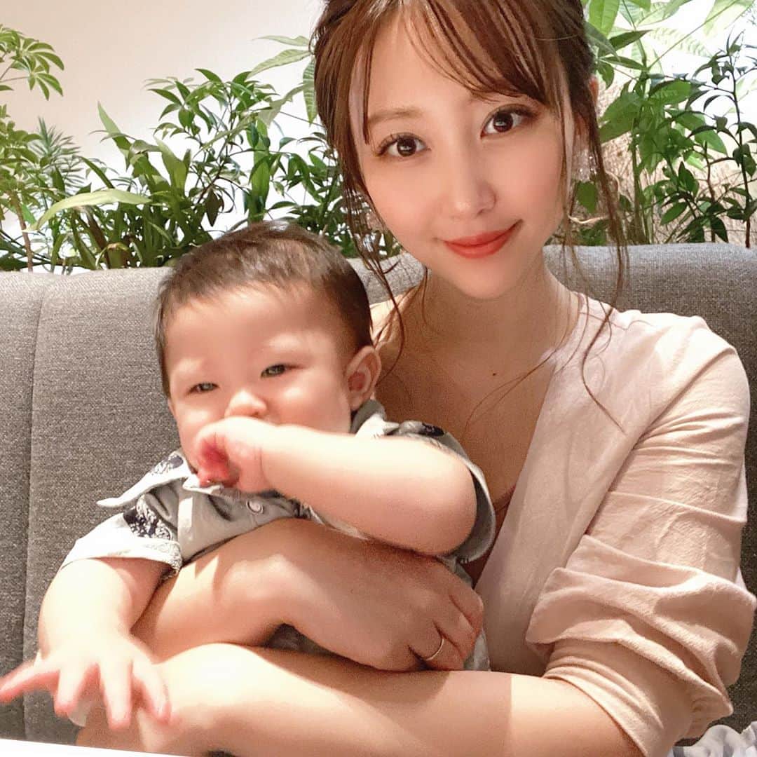 太田莉加さんのインスタグラム写真 - (太田莉加Instagram)「･﻿ ･﻿ かまってちゃん👶﻿ ﻿ ﻿ 機嫌悪い時﻿ 指突っ込んでえずくの﻿ ほんまやめて欲しい(  ்́ꇴ ்̀)﻿ ﻿ ﻿ #変な癖#かまってちゃん#8ヶ月ベビー #生後8ヶ月#産後8ヶ月#産後ダイエット #主婦ママ」9月7日 19時22分 - rikapanda.official