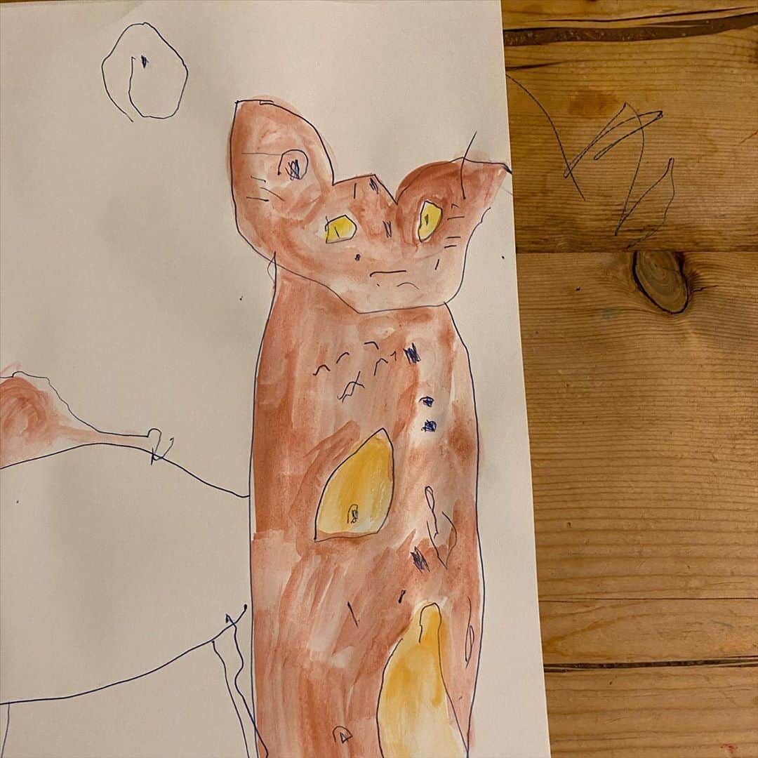 酒井景都さんのインスタグラム写真 - (酒井景都Instagram)「きこたまが描いた、猫おばけ。私が色塗った。  #はみ出てるし #3歳3ヶ月 #今日のきこたま」9月7日 19時23分 - katiiesakai