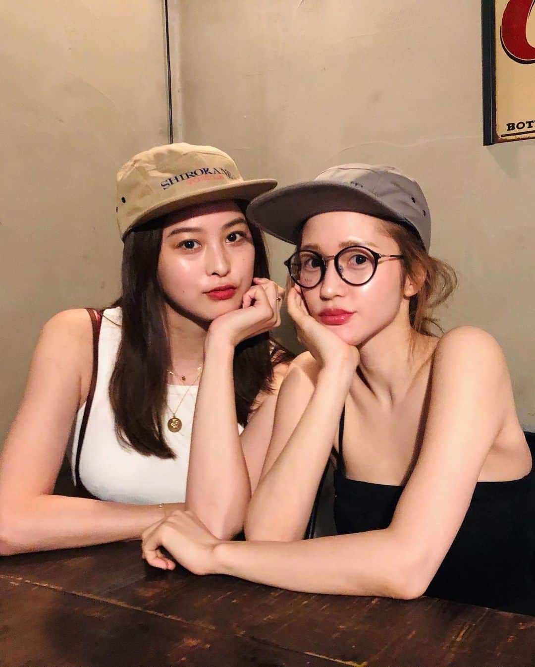 fukishaljのインスタグラム：「Korean night 🇰🇷❤️ こういうプライベートな写真あげるのすごく珍しいよね、たまにはいいかな？🙈笑」