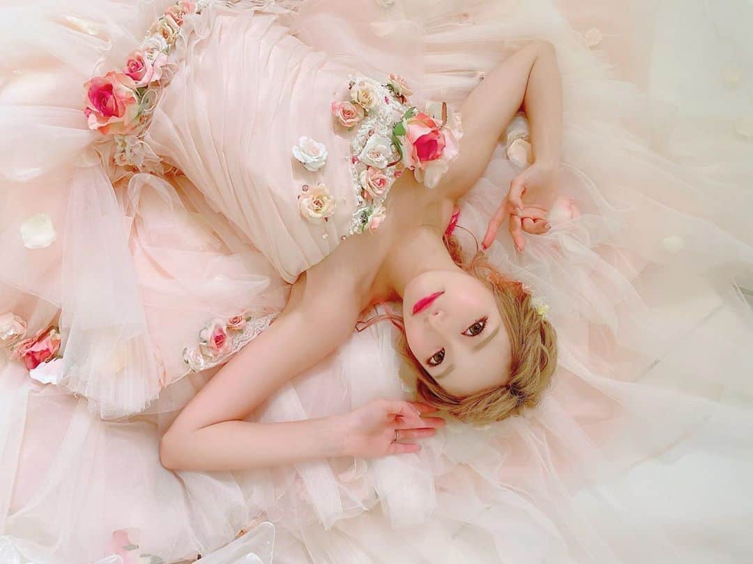 そら のインスタグラム：「…♡  #新宿 #歌舞伎町 #六本木 #ミナミ #キャバ嬢 #キャバクラ #姉妹 #キャバキャバ #自撮り女子 #モデル #larum」