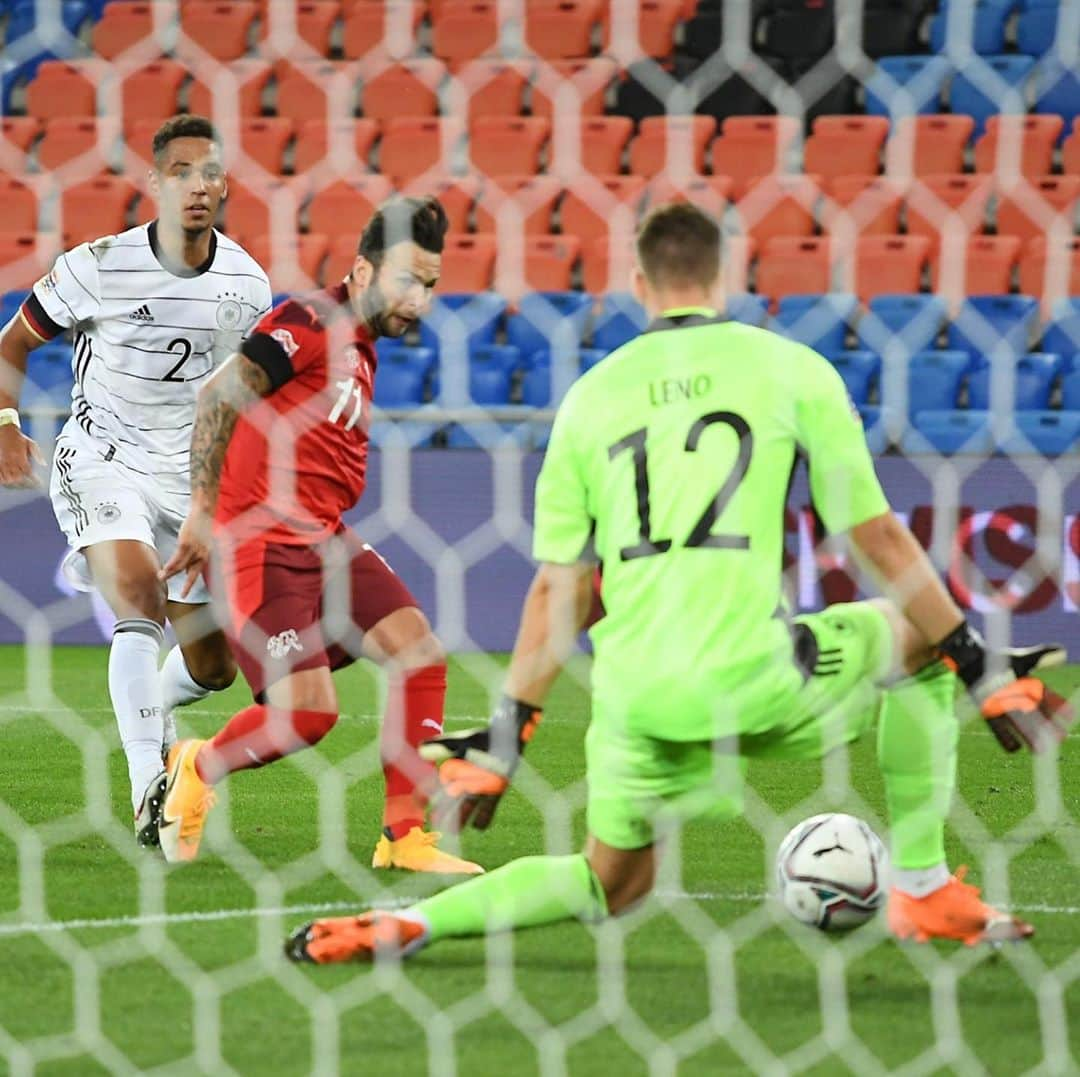 ベルント・レノさんのインスタグラム写真 - (ベルント・レノInstagram)「Not the result we wanted but great to be back for the national team 🇩🇪 @dfb_team #SUIGER」9月7日 19時54分 - berndleno1