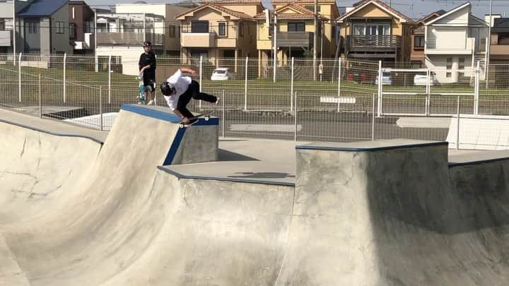 笹岡建介のインスタグラム：「️️️⛅️️️️⛅️ 📸@goueda13mind  @mktaxi.jp @dcshoes_japan @dorcus_tbs @bern_japan @stance_japan @skullcandyjapan @independenttrucks @rictawheels #mktaxi#dcshoesjapan #dcshoes #skullcandyjapan #bells #independenttrucks #triforce_k #hi_5 #dorcus_tbs #6556skateboarding #divisio#fivecrossskatepark #showgekiskateboards #13mind#bern#bernjapan#make___#skate#skateboard #instagood #skatecrunch #skatecrunchmag #スケボー#スケートボード#instalike」