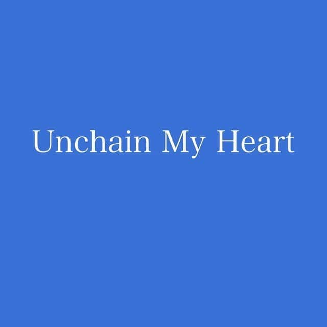 リアルさんのインスタグラム写真 - (リアルInstagram)「M3.Unchain My Heart  私は私が嫌いだった 自分らしさに一番捉われていたのは私だった 誰かに縛られている感覚でいたけどその鎖を作ったのは自分自身で、そんな鎖解き放とうと書いた歌、まだどうやったって愛せやしないけどいつか少しずつ自分を愛せるようにこの歌をこれからも歌い続けていこうと思う -by Ryoko- #ЯeaL #ライトアップアンビバレンツ #ライナーノーツ」9月7日 20時00分 - real.girlsband