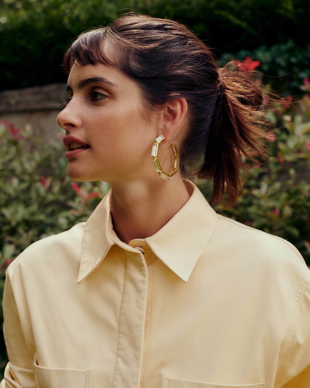 グーセンス パリのインスタグラム：「New STONE earrings. . . @prunepauchet shot by @sashamarro and styled by @smala.paris」