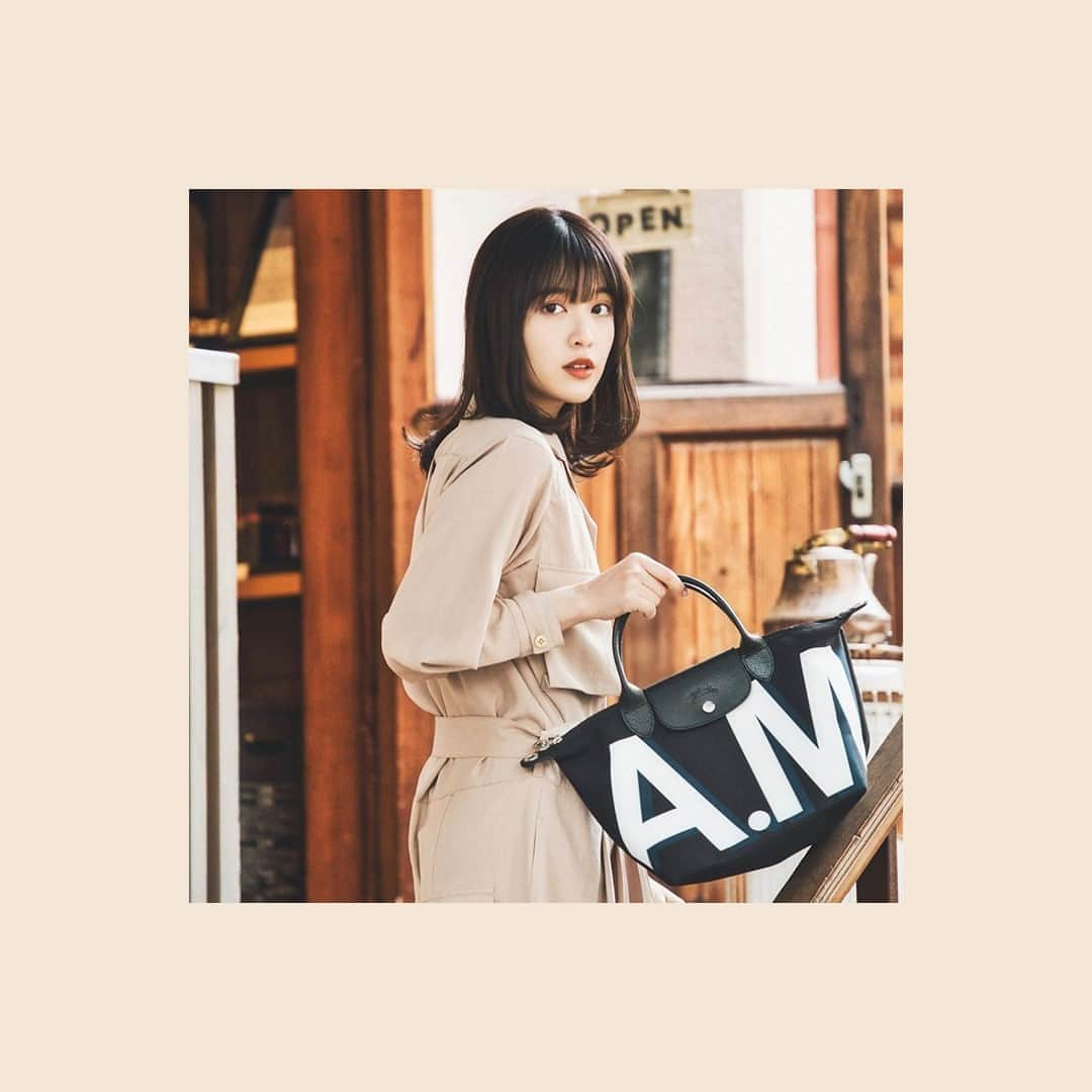 Longchampさんのインスタグラム写真 - (LongchampInstagram)「Because name tags aren't nearly as stylish...  Introducing the "My Pliage" collection with A.M., also known as @aimatsumoto_45.   #MyPliage #MyPliagebyLongchamp」9月7日 20時00分 - longchamp