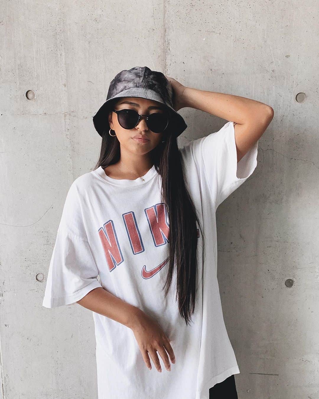 Aki Ingkさんのインスタグラム写真 Aki Ingkinstagram Today S Me 古着 古着コーデ ストリートファッション ストリートコーデ ナイキ コーデ 外国人風ヘアー 外国人風パーマ 黒髪 バージンヘア ストリート女子 カジュアルコーデ バケハ