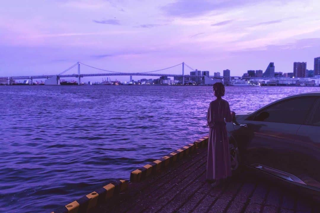 西谷綾子さんのインスタグラム写真 - (西谷綾子Instagram)「🌉✨ 常に新しい価値創造に挑戦し デザインやモノづくりを通して 夢や感動を与えてくれるPHIARO GROUPさん @phiaro_group   美しい景色に溶け込むようなフォルム🚙✨  #phiarogroup #design #car #creatingnewvalue  #dream #touching #challenge #creative #innovative  #photoshooting #interiordesign #original #japan #tokyo #automotive #automotivephotography #model  #車 #デザイン #こだわり #独創的 #革新的 #東京 #東京駅 #満月 #風景 #景色 #晴海埠頭」9月7日 20時09分 - ayako.nishitani