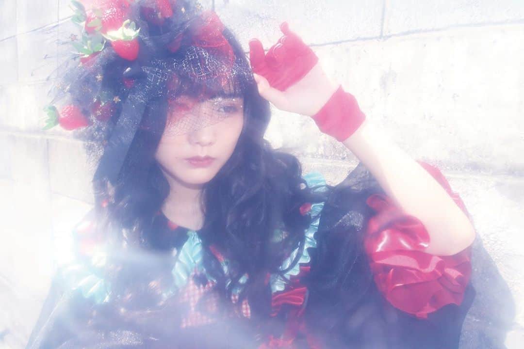 しらいちゃんのインスタグラム：「🍨🍓 🤍東京会場：2020年10月8日（木）〜11日（日）at 渋谷ギャラリー・ルデコ6F 🤍大阪会場：2020年10月16日（金）〜18日（日）at ギャラリー&カフェMATSURI」