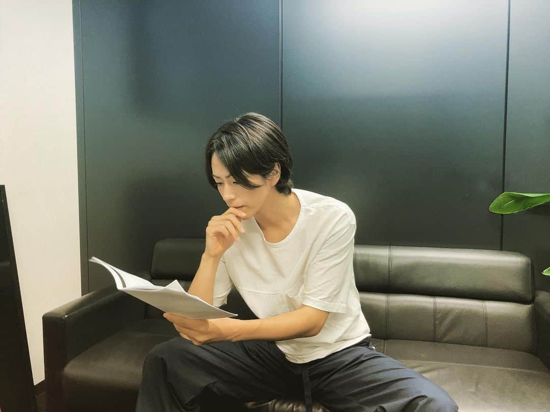 廣瀬智紀さんのインスタグラム写真 - (廣瀬智紀Instagram)「#9月もよろしくお願いします #除菌大事 #廣瀬智紀 #長い髪」9月7日 20時25分 - hirose_tomoki.0214