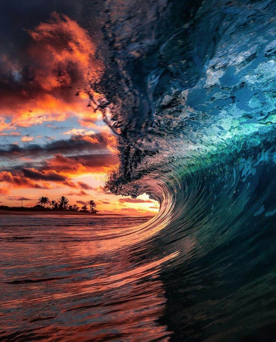 Canon Photographyさんのインスタグラム写真 - (Canon PhotographyInstagram)「Colour Explosion, Hawaii  Photography // @dgphotography264  Curated by @henry.nathan  #waves #hawaii #ocean #waterphotography #sunset」9月7日 20時28分 - cpcollectives