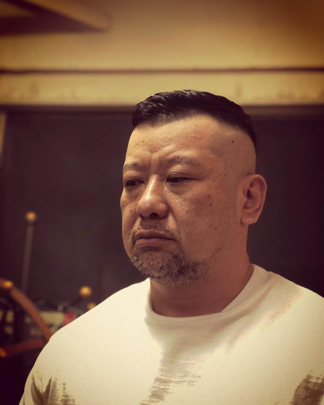 杉本知香さんのインスタグラム写真 - (杉本知香Instagram)「コバさんスッキリ✂️✨ 先日TBS『バナナサンド』観てたら 芸人界No. 1イケメン登場‼️で コバさん出てきた🤣 たしかに歳を重ねて激シブになってきました😊 東京カレンダー、マジでかっこいい（笑） 連日鍛えてるので胸筋がTシャツごしでも凄い盛り上がっててびっくりした💪👀‼ スーパーなで肩なので、リアルキン消し体系😆  #中目黒美容室#東京カレンダー  #ケンドーコバヤシ#ケンコバ#あんぎゃー #にけつッ #tenga茶屋#ケンコバのバコバコテレビ #サンテレビ #男前#大人の男#漢#おじさん#大人の色気#シブい#giカット #いかつい#前髪刈り上げ #おまかせカット#キン消し#キン肉マン消しゴム」9月7日 20時46分 - sugimotoc