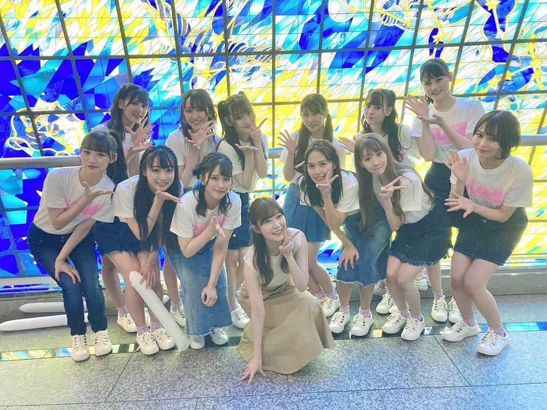 山本杏奈さんのインスタグラム写真 - (山本杏奈Instagram)「🌸🌸🌸 改めまして… ＝LOVE 3rd ANNIVERSARY PREMIUM CONCERT ありがとうございました！  久しぶりの12人のステージ 久しぶりに会場にファンの方が居てくださるステージ。 いろんな感情が込み上げてきました…  配信をみてくださったみなさんも同じ空間を一緒に過ごしてくれてありがとう＾＾  メンバーに伝えたいこの3年間の感謝の想いも11通りあるし、ファンの方に伝えたい想いも居てくださる方の分だけ形があります。 ありがとう😢✨  私はアイドルに1人では絶対になれません。 特にこういう大きなコンサートなどをさせて頂くたびに周りの方の力の大きさをすごく感じています。  どの楽曲やステージでも、指原さんや作品に関わってくださった方、衣装さんやヘアメイクさん、映像、演出チームのみなさんやいつも近くで支えてくださるスタッフのみなさん、たくさんの方のお力のおかげです。 本当にありがとうございます。  今日から4年目がスタートしたので、イコラブにしかできないアイドル像を作っていけるようこの1年もたくさん学んで頑張っていきます！ ＝LOVEをこれからもよろしくお願いします✨  #イコラブ　 #イコラブデビュー3周年」9月7日 20時54分 - yamamoto_anna_