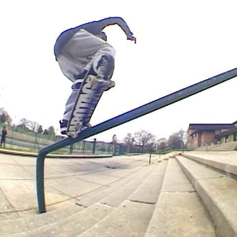 スラッシャーのインスタグラム：「Style & Power @jahbulbatron 💪🏾 His new @dc_skateboarding part is LIVE on all Thrasher channels 📡」