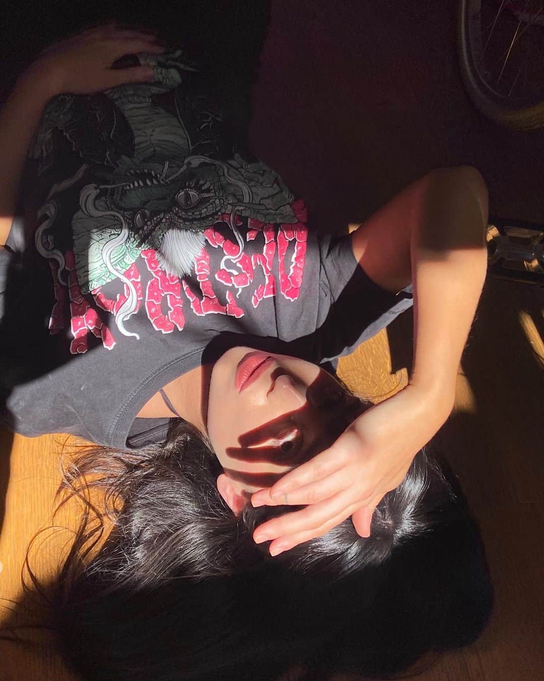 フォクシーズのインスタグラム：「New interview with Notion out now! Link in stories. 💌💕🤠」