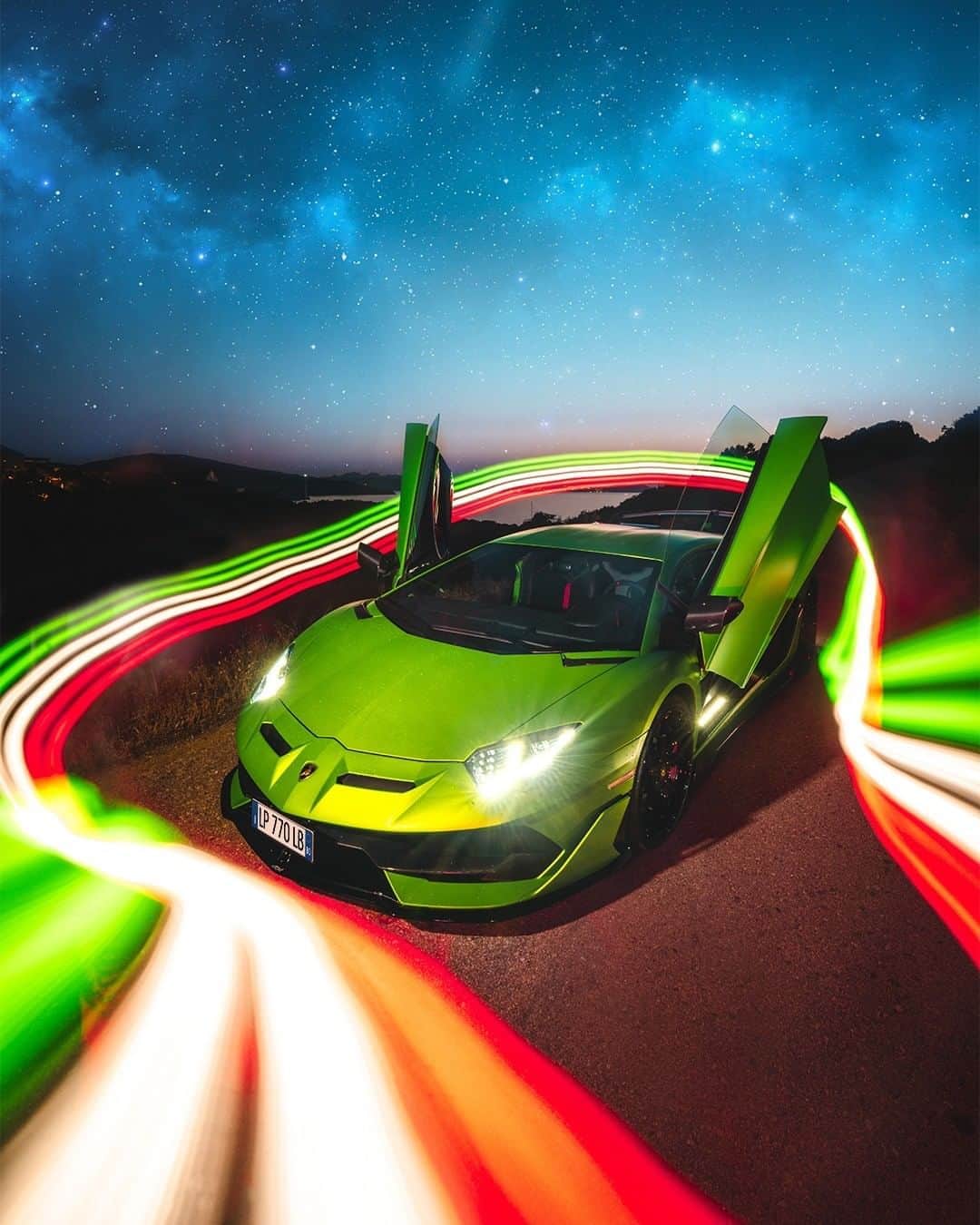 ランボルギーニのインスタグラム：「It’s magical when the night is bright and starry. The exquisite finish and stunning design of the Aventador SVJ further complement the vibrance of this masterpiece under the Italian skies.  Captured by @jordi.koalitic.  #Lamborghini #AventadorSVJ #Sardinia #Italy」