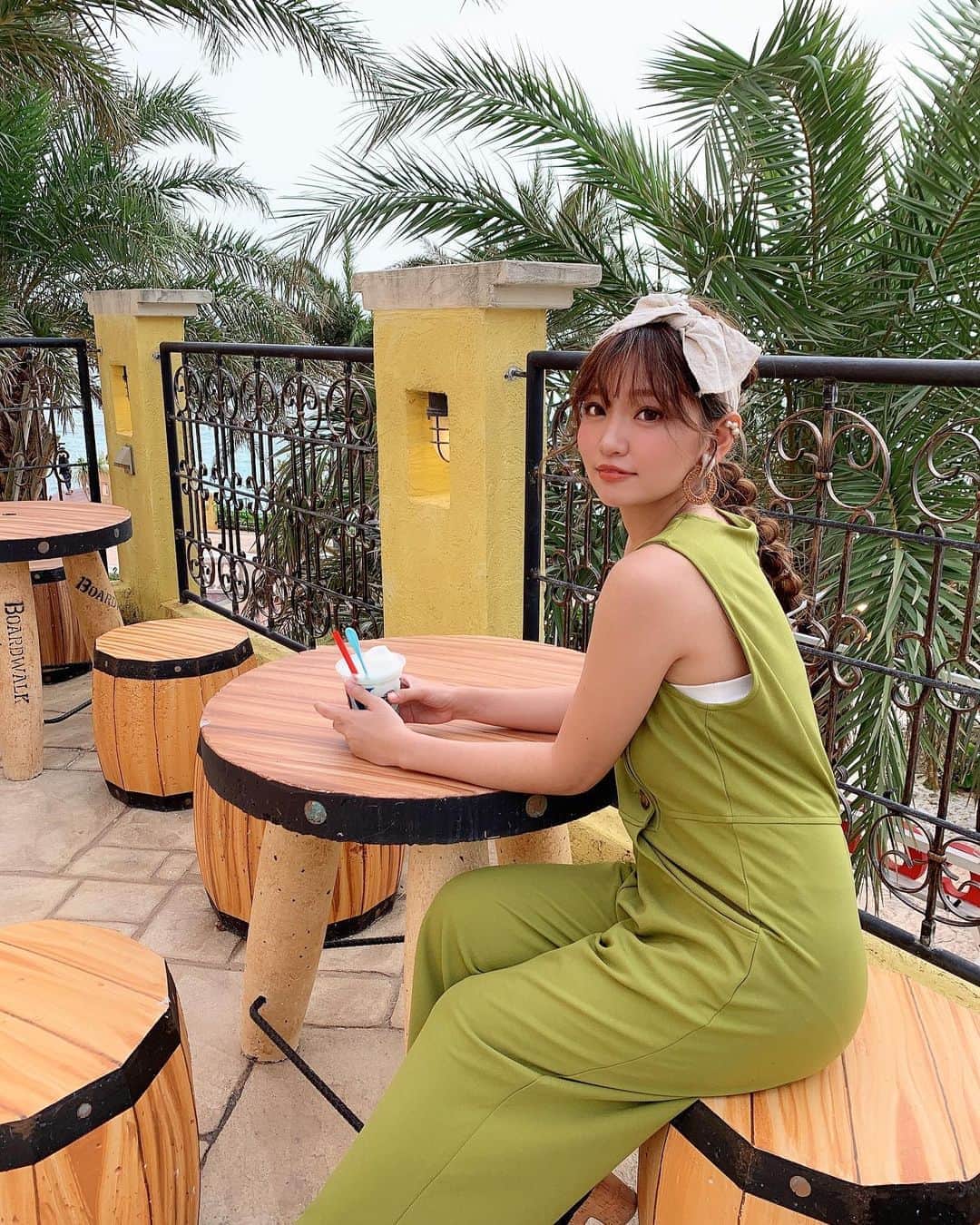 いっちゃん/嶋津 いつみのインスタグラム：「. . . 今日は体調悪めでぼーっとしてたら 降りなアカン駅を見送ってもて 意味わからん駅で降り立って 結局タクシーで目的地まで行きました😂💦💨 . . . . . 我ながらビックリした🙄 . . . . .  #関西  #関西サロモ  #サロンモデル #サロモ #いっちゃん  #フリーモデル #関西モデル  #あざといっちゃん #かわいっちゃん #いっちゃんコーデ #ブライダルモデル #アレンジモデル #ヘアカラー  #ヘアアレンジ #くしゃ顔」