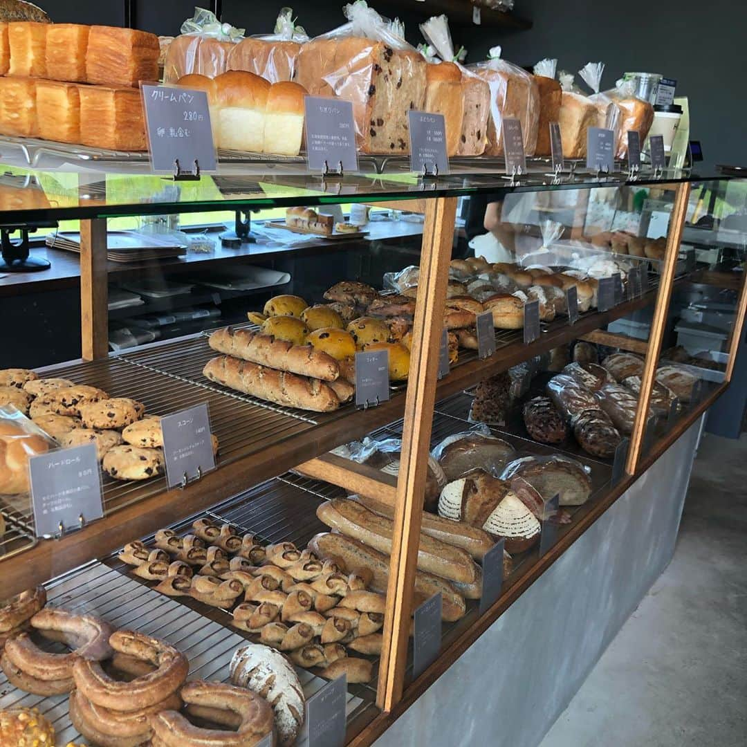 永井葉月さんのインスタグラム写真 - (永井葉月Instagram)「. . 🥐🍞Bakery cafe🥯🥖  in Gifu @backereifujimura  . . 私の大好きなドイツパンとか ライ麦パンとかいっぱい並んでて アボカドトースト美味しかった🤤🥑 パン好きさんは絶対行った方がいいよ✨ . . #ベッカライフジムラ #ドイツパン  #ライ麦パン #アボカドトースト  #bakery #bakerycafe #bakeryshop  #岐阜カフェ #岐阜パン屋 #美濃加茂カフェ  #美濃加茂モーニング #美濃加茂ランチ  #はづ旅グラム」9月7日 21時08分 - hazuki815hazuki