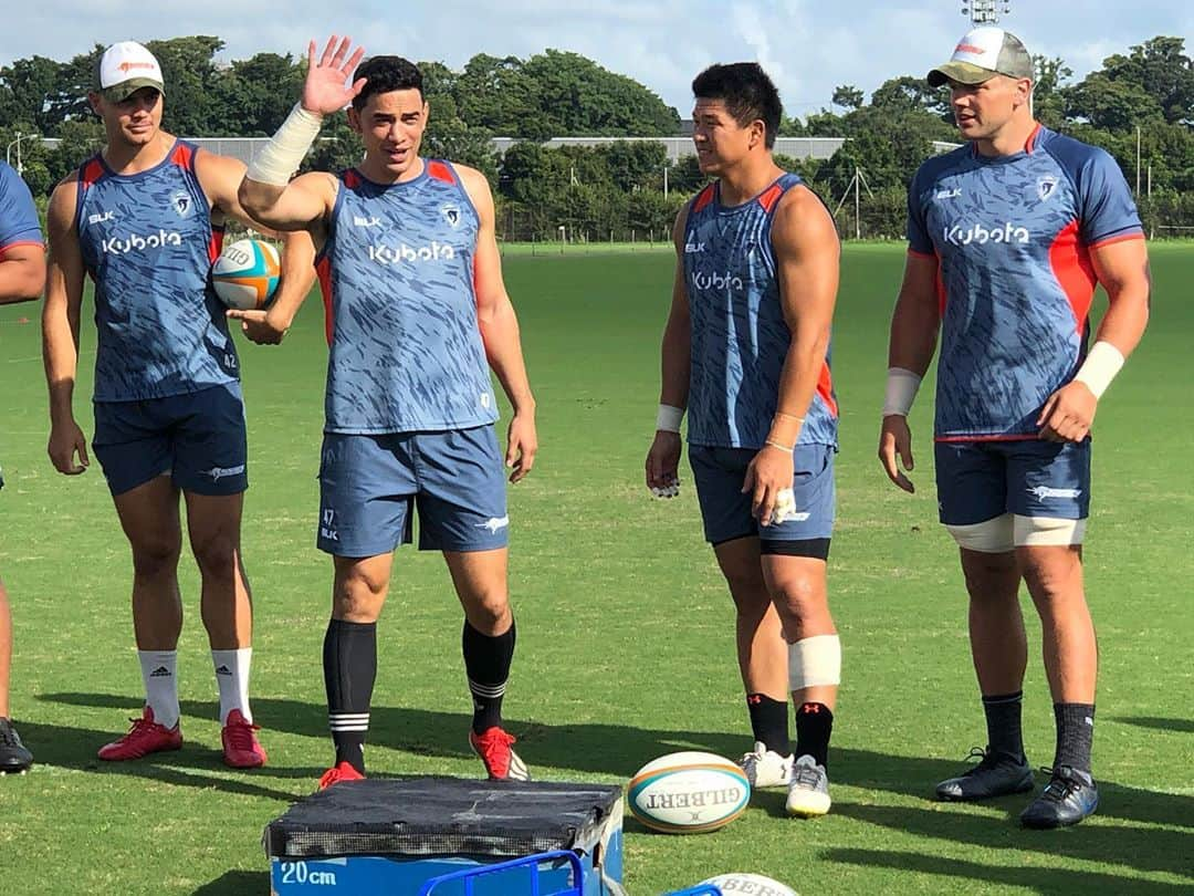 立川理道のインスタグラム：「Welcome back!! @alandosoakai & @wharenui13  ①Good speak Japanese  ②Pump up coach ③😜😜 ④Speed training  ⑤New kicking coach😂 ⑥Jackal position too high Kazy ⑦⑧ S&C coach うらさん誕生日おめでとうございます！  #kubotaspears」