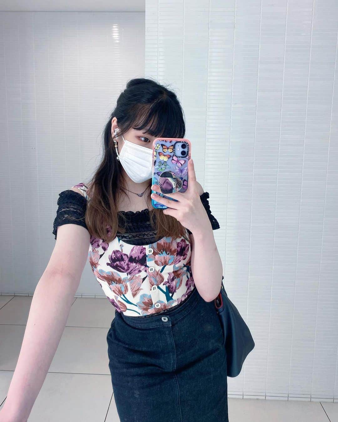 NaNaHoのインスタグラム：「明日は劇場入りだ、皆さん9日からお待ちしております〜（やっとiPhone変えて嬉しい）   드뎌 폰 바꿈 카메라 넘 좋자나....」