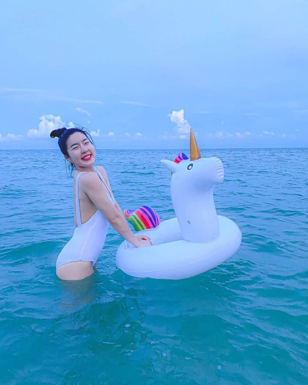 GYEON SEOのインスタグラム：「_* 🦄🦄🦄 . . #gomdorishotz」