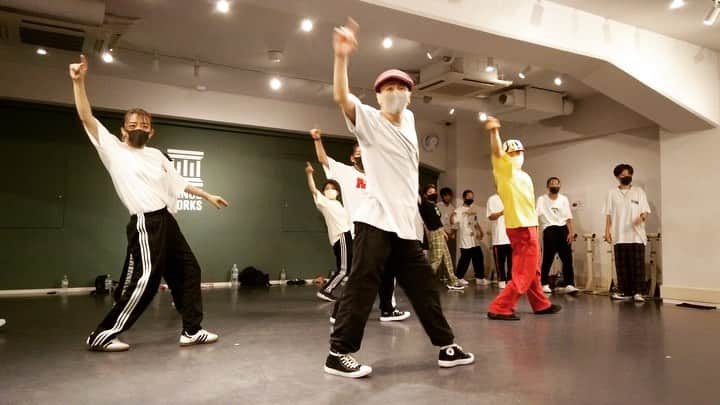 akihicのインスタグラム：「今日のれしゅーーーん ・ やっぱりこの曲好きです きもちかったー 来てくれたみんなありがとう‼️ ・ 🎶Tony! Toni! Tone! - Thinking of You (Remix) ・ #dance  #music  #lesson」