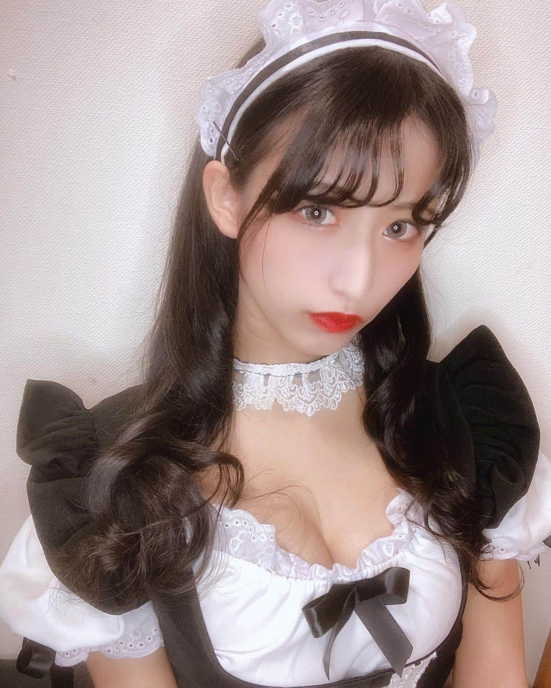 松本莉恋のインスタグラム：「雇いますか？❤︎ ． #高校生 #jkブランド #自撮り #セルカ #セルフィー #黒髪 #メイド #メイド服 #コスプレ #アイドル #girl #ljk #jk #selfie #cosplay #japanesegirl  #いいね返し #フォロワー募集 #お洒落さんと繋がりたい #l4l #fff #followme #instagood #instalike #일상 #좋아요 #팔로우 #인스타그램 #셀카 #02년생 ❤︎"」