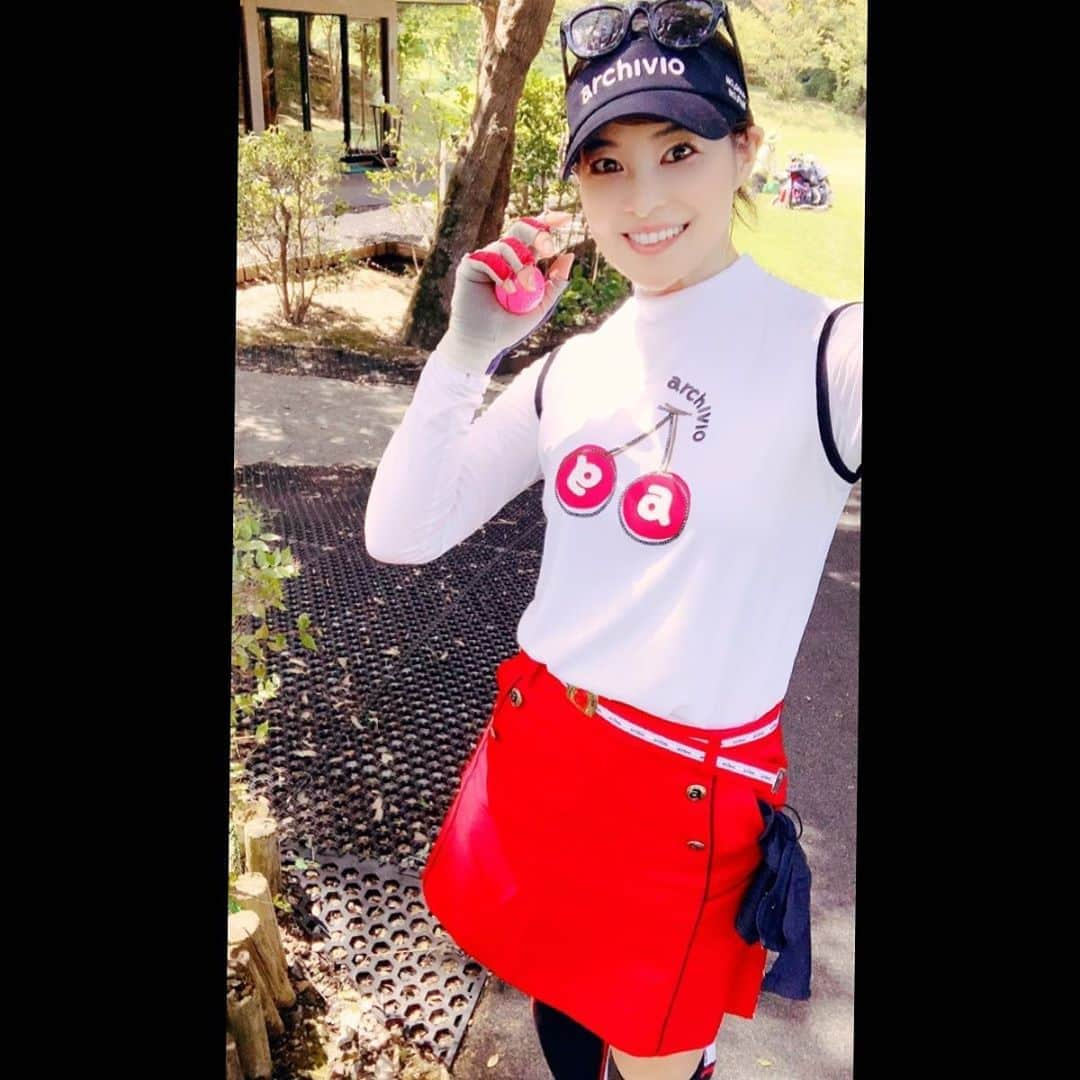 吉田玲奈さんのインスタグラム写真 - (吉田玲奈Instagram)「先日のGOLF⛳️コンペ✨従兄弟夫妻に混ぜてもらって、伸び伸びラウンドでバーディ3つ❣コロナの影響で表彰式は無く、後日連絡が来て、IN44  OUT41  85 で女子の部準優勝❣ありがとうございました😉 グレートアイランド倶楽部⛳️は、相性が良くて大好きなゴルフ場のひとつです✨ #伊藤園 #新作ウエア #archivio #アルチビオ  #可愛いウエア  #eyevollife2020  #eyevol  #アイヴォル #bushnellgolf #ゴルフ女子  #ゴルフウェア #ゴルフコーデ #ゴルフ大人女子 #golf #golfstagram  #golfgirl  #golfwear  #ゴルフ好き  #楽しかった #ごるふ女子  #コンペ⛳️ #reinagolf」9月7日 21時47分 - reina.yoshida.ciel.1218