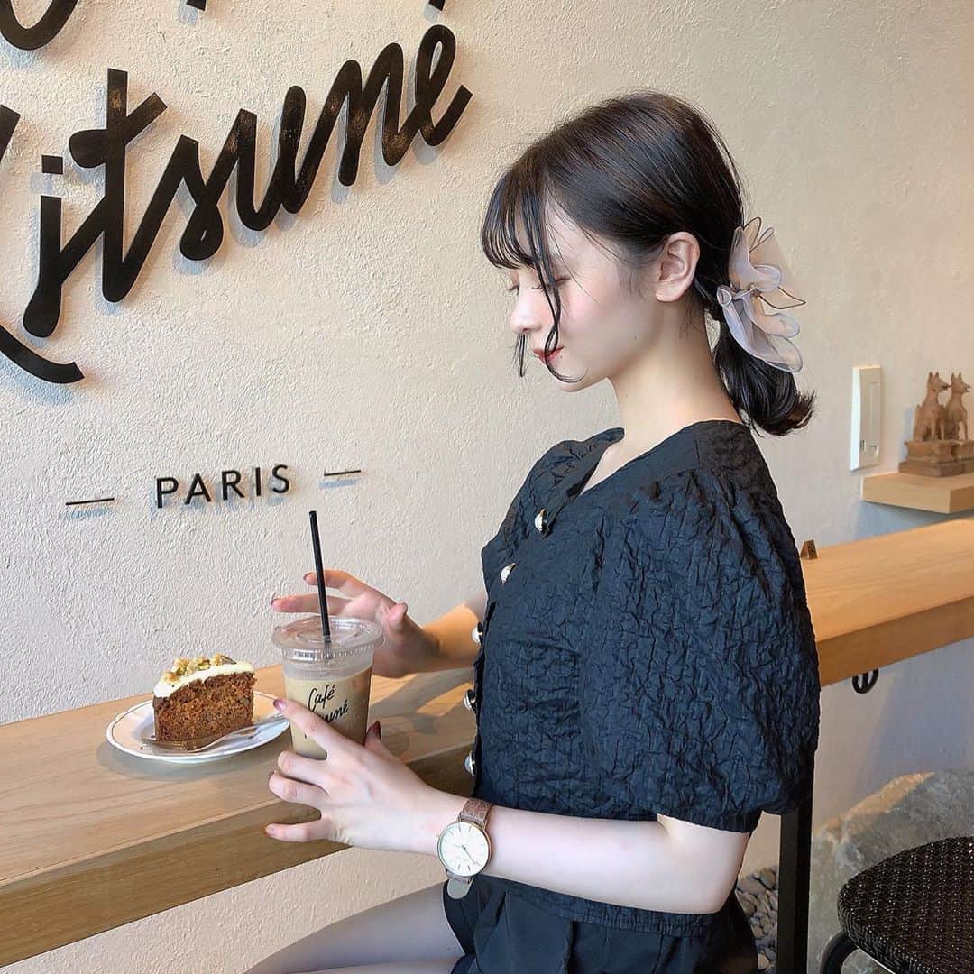 新田湖子さんのインスタグラム写真 - (新田湖子Instagram)「. カフェはいいですね 〜 ☕︎  私は アンティーク の カフェ が 1番好みかなぁ 🕯」9月7日 21時58分 - coconitta0809