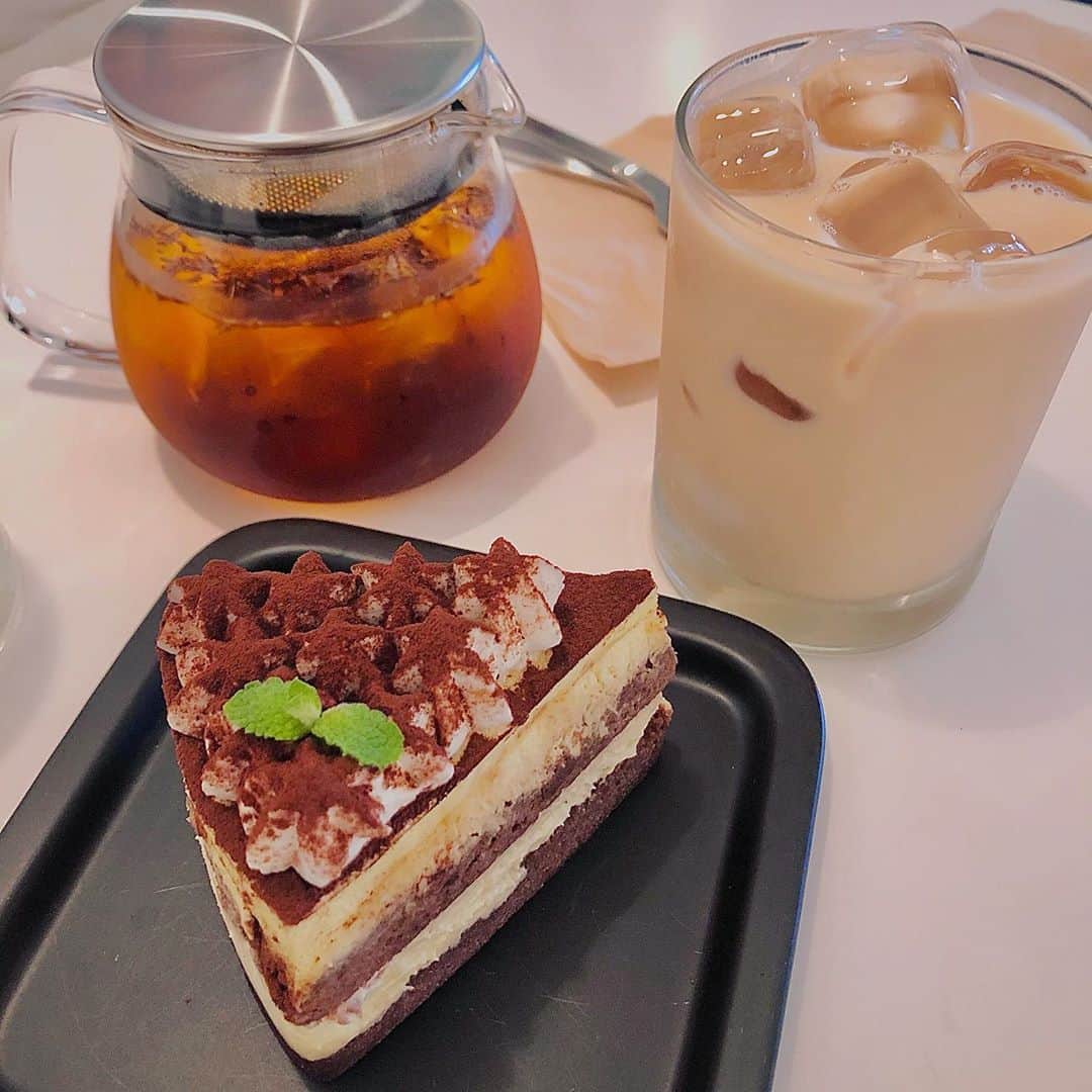 ユジョン さんのインスタグラム写真 - (ユジョン Instagram)「10장밖에 담지 못하지만 사진에 없어도 챙겨준 모든분들 살랑해요♥️ 2020 생일끝.」9月7日 21時51分 - yuding92
