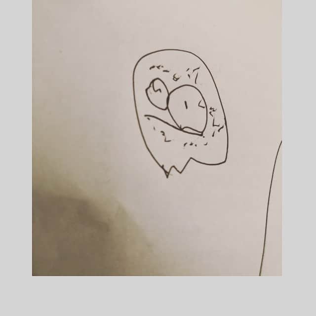 山口もえのインスタグラム：「温かいメッセージたくさんありがとうございます！！ 励ましてくれてありがとう… 寄り添ってくれてありがとう… とてもとても嬉しかったです😭 このご恩は元気になってお返ししたいです。 今日夫も無事に退院致しました。  👍💓  #イラスト #夫の似顔絵 #3歳#次女の作品です」