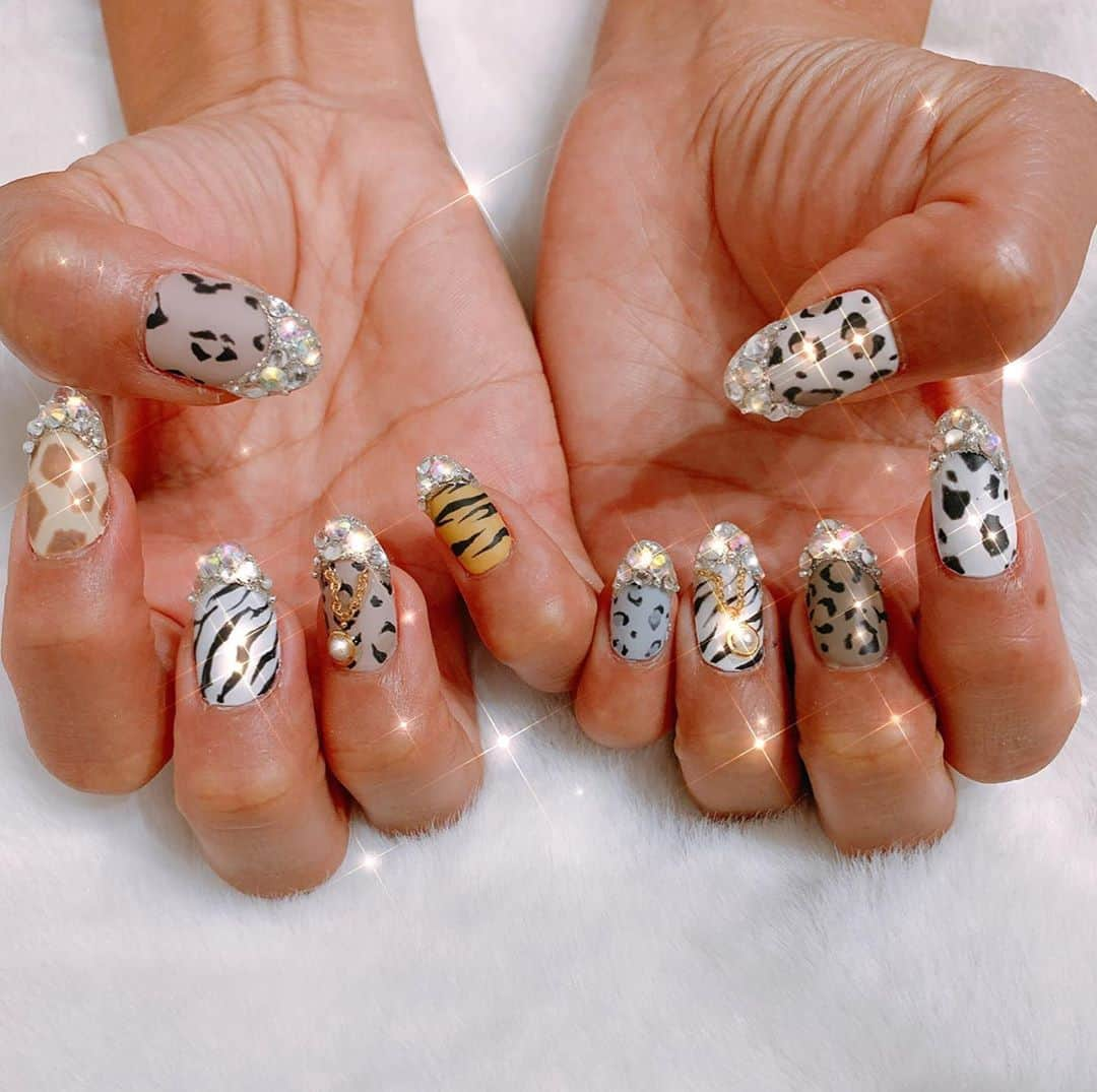 瀬名あゆむさんのインスタグラム写真 - (瀬名あゆむInstagram)「new nail♡ お瀬名動物園♡ @sachi._.nail いつもわがままオーダーネイルに応えてくれて本当に感謝してます！！ ありがとう♡  #nail #ジェルネイル #ジェルネイルデザイン #スカルプネイル #スカルプ #キラキラネイル #秋ネイル #アニマルネイル #フレンチネイル #マットネイル #japan #idol #アイドル #アイドルになりたい #キャスト #募集中 #あいどるかふぇ2ねん8くみ #2ねん8くみ仙台校 #2ねん8くみ千葉校 #プロデューサー #ママ #年長 #男の子ママ #フォローミー」9月7日 22時17分 - sena_ayumu