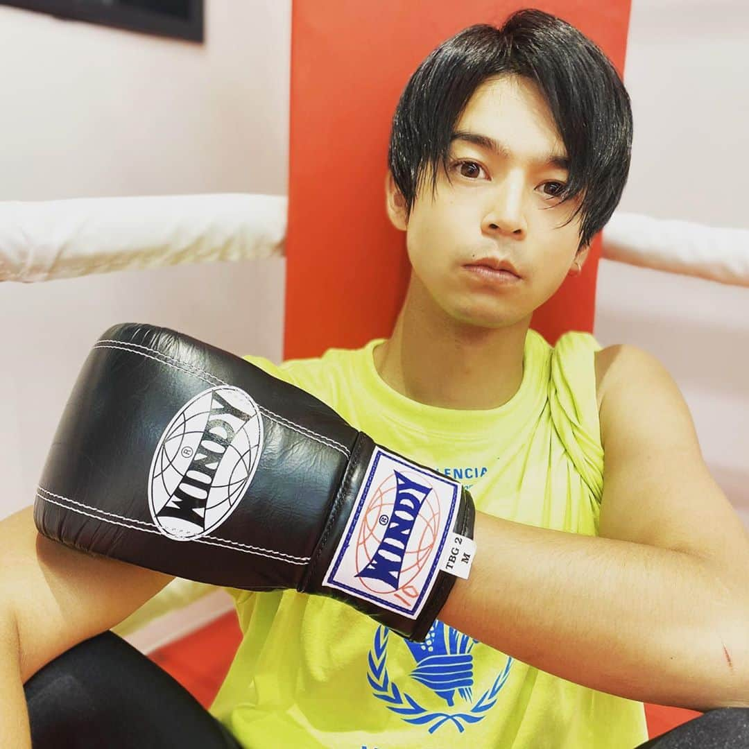 菅谷哲也さんのインスタグラム写真 - (菅谷哲也Instagram)「いい汗かいたー🥊🔥 いつもありがとうございます🤟  @dykinman   #キックボクシング #髪切りたい」9月7日 22時32分 - tetsuyasugaya