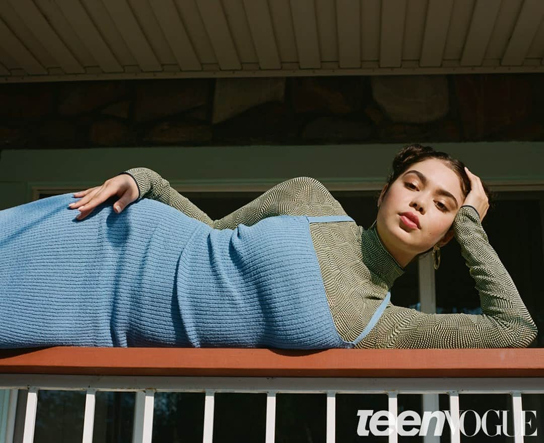 Teen Vogueさんのインスタグラム写真 - (Teen VogueInstagram)「"As teenagers, we're going through it." (Seriously.) At the link in bio, #AllTogetherNow star @auliicravalho opens up about mental health, quarantine snacks, and diversity in Hollywood.  📸: @dontbeafool 👗: @himichelleli 💇🏻 + 💄: @kellyshewmakeup」9月7日 23時01分 - teenvogue