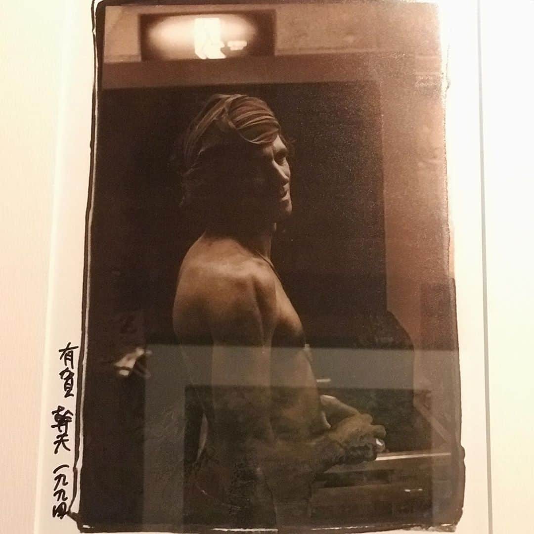 澤田泉美さんのインスタグラム写真 - (澤田泉美Instagram)「1日限定、焼き鳥屋さんを開店しました！！ スタイリングも、自分的には笑えるほど完璧（笑）  Amazonでコンロを注文してから、届くのが楽しみで仕方なかった！多分、家族の中で、わたしが一番楽しんでいたと思われます。  タレは自家製タレでみんな大喜びでした💛  #焼鳥#家#手作り#手探り #三児の母#焼く姿#真剣#楽しいね #焼鳥丼#やばかった #昼から#仕込み #串刺し#60本#完食#😭😭😭 #子ども達は#キースリチャーズ#真似 #izmeshi」9月7日 23時02分 - izumi.sawada