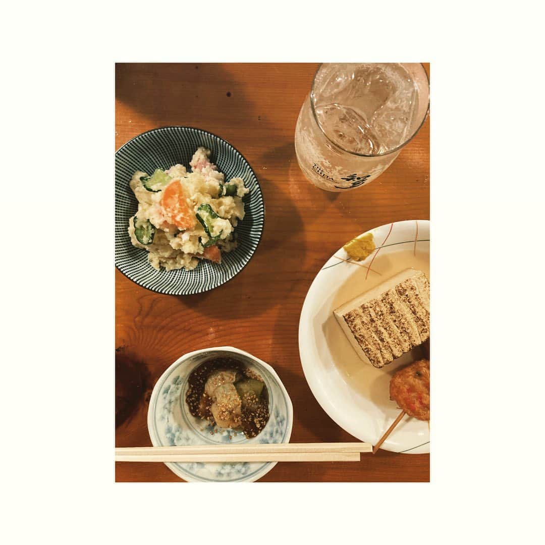 journaleatripのインスタグラム：「Bliss！  自分なりに頑張った本日月曜日。 この時間は幸せの縮図。 ここのポテトサラダは完璧 .  #駆けつけ18時 #常連客と#老舗の店を若者が任され切り盛り #お仕事ですよ」