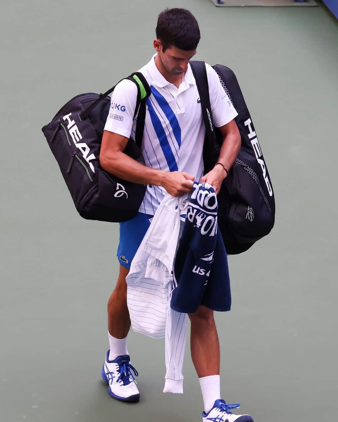 Primer Impactoさんのインスタグラム写真 - (Primer ImpactoInstagram)「#NovakDjokovic vivió el domingo el peor momento de su carrera al ser descalificado del Abierto de #EstadosUnidos (#USOpen) por golpear con la bola a una juez de línea en el primer set del partido de cuartos de final.  El tenista serbio disputaba el cuentro frente al español Pablo Carreño en la séptima jornada en Flushing Meadows, Nueva York.  Foto: EFE / JASON SZENES.  Al Bello / Getty Images Sport.  #PrimerImpacto.」9月7日 23時26分 - primerimpacto