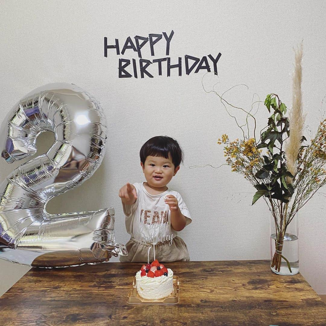 214krnさんのインスタグラム写真 - (214krnInstagram)「・ 9/7 happy birthday AKITO👦🏻 2歳おめでとう🎂 ・ ・ #2歳 #2歳誕生日」9月7日 23時21分 - 214krn